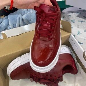 Nike pixels brand new